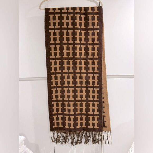 Brown and camel midweight wool reversible logo scarf with fringe NWOT - Picture 1 of 6